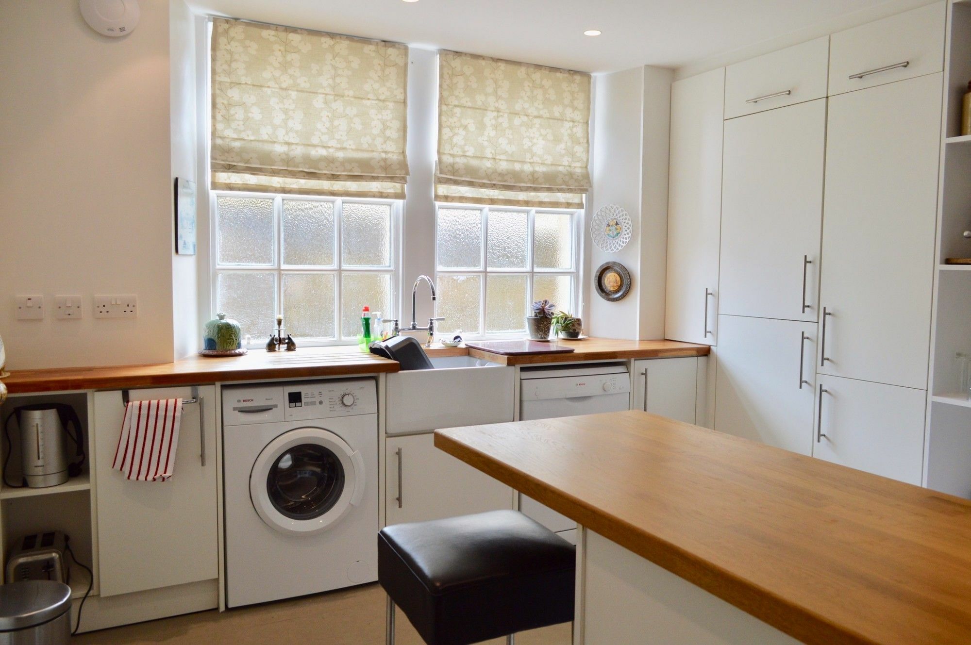 2 Bedroom Flat In Apartment *